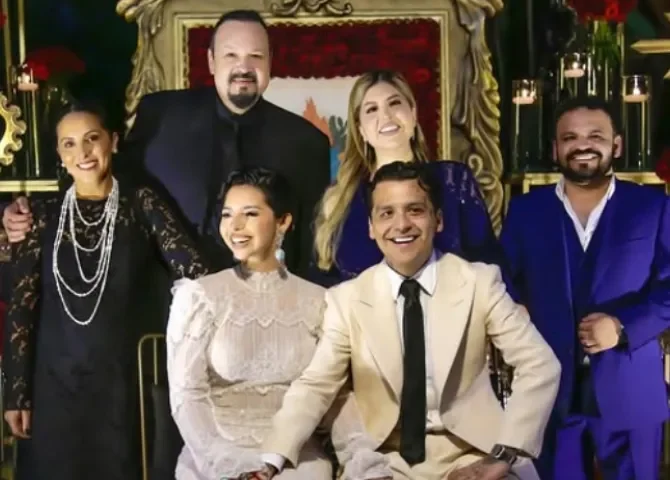  ¡Tensión en la familia! Padre de Christian Nodal habría intentado herir de bala a Pepe Aguilar tras burlas hacia su hijo   
