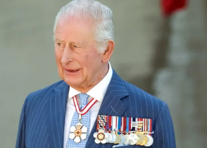  El rey Carlos III del Reino Unido aseguró este martes que Canadá encara "un momento crítico", con "desafíos sin precedentes" en el que las relaciones del país con sus socios "están cambiando" en un "mundo peligroso". EFE 