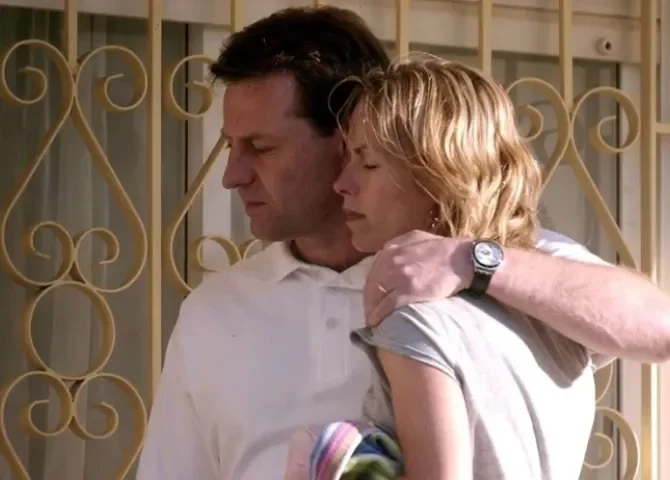  Los padres de Madeleine McCann en Praia da Luz, en el Algarve portugués, en los días posteriores a la desaparición de la niña.EFE/Luis Forra 