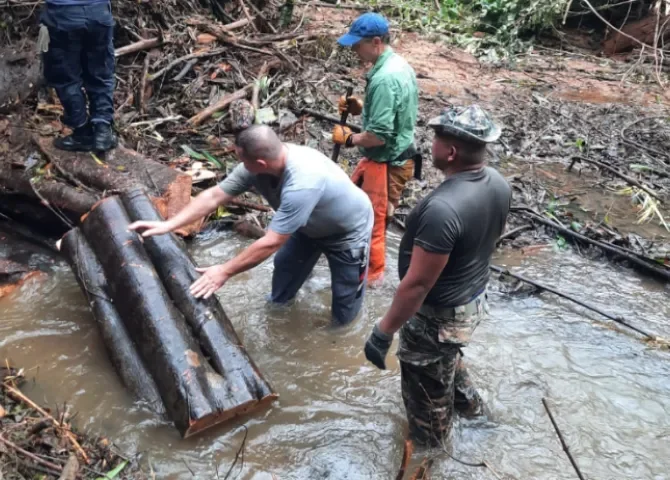  Crecida repentina de quebrada Juan Grande inhabilita puente y obliga cierre temporal del Camino del Oleoducto 