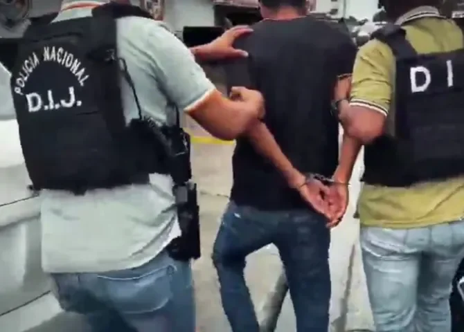  Capturan a hombre que atacó a exsuegro y expareja en Colón 