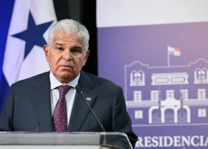  Mulino anuncia inversión en semiconductores, alianza con el Canal, cierre de vertederos y entrega de viviendas en Colón 
