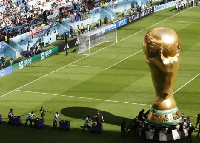  Un trofeo gigante de la Copa del Mundo, en una imagen de archivo. EFE/EPA/Rolex dela Pena 