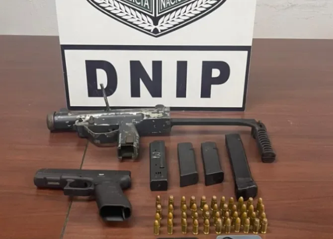  Hallan armas de fuego y municiones en vivienda de Colón: entre los detenidos, un menor 
