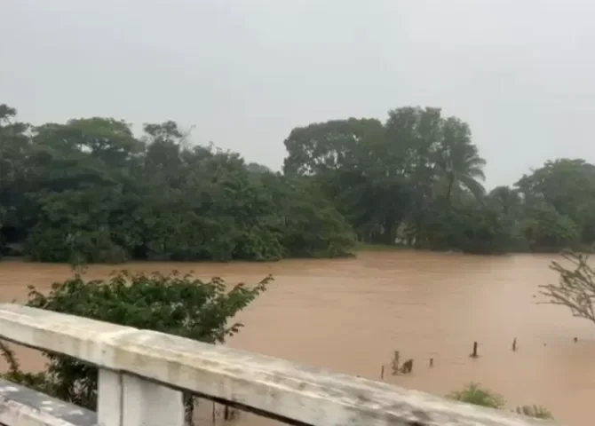  Intensas lluvias provocan desbordamiento de ríos en la región sur de Veraguas 