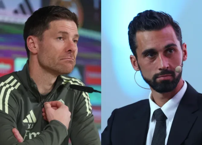  Xavi Alonso y Álvaro Arbeloa. Fotos: EFE. 