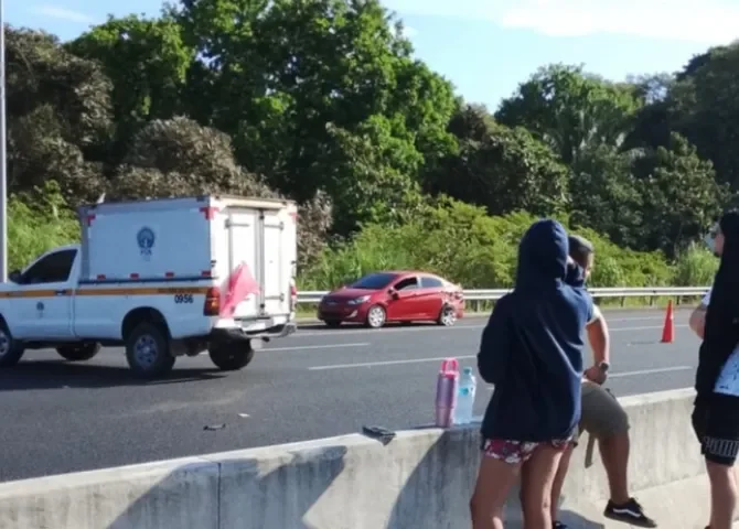   Mujer muere arrollada mientras descendía de un auto tras colisión en Arraiján  