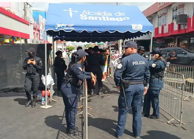  Reclaman más presencia policial en zonas comerciales de Santiago 