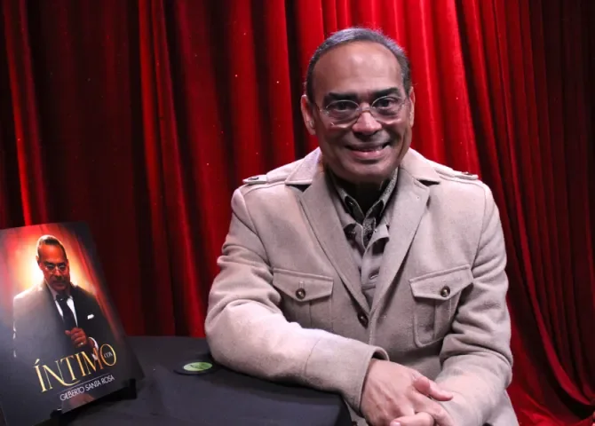  El salsero Gilberto Santa Rosa revela su lado ‘Íntimo’ y celebra el fin de las etiquetas en la música 