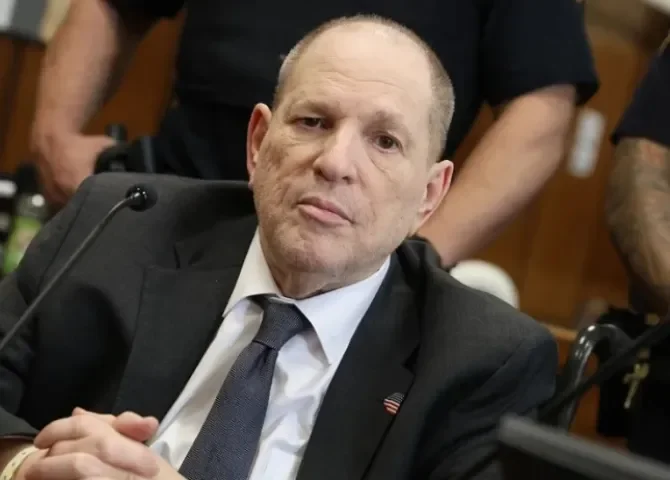   Desde la cárcel, Harvey Weinstein insiste: 'Nunca agredí a una mujer'  