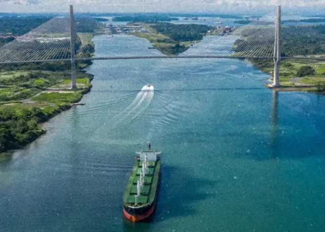  Canal de Panamá: Es prematuro anticipar impacto en la vía por la crisis en Oriente Medio 