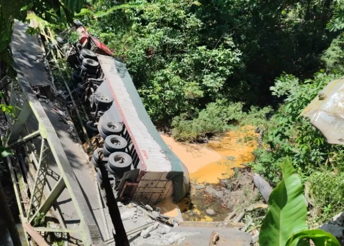   Tras colapso de puente en Capira, investigan si camión ignoró límite de peso  