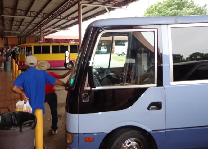  Etanol en la gasolina: ¿oportunidad verde o dolor de bolsillo? Ley 443 genera controversia 