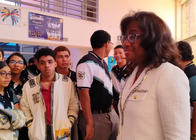   'No hubo amenazas' Lucy Molinar aclara caso de presunto tiroteo en colegio  