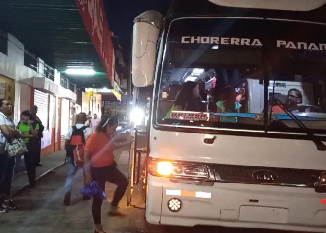  Gremios del transporte protestan por precio del diésel y condiciones del subsidio 