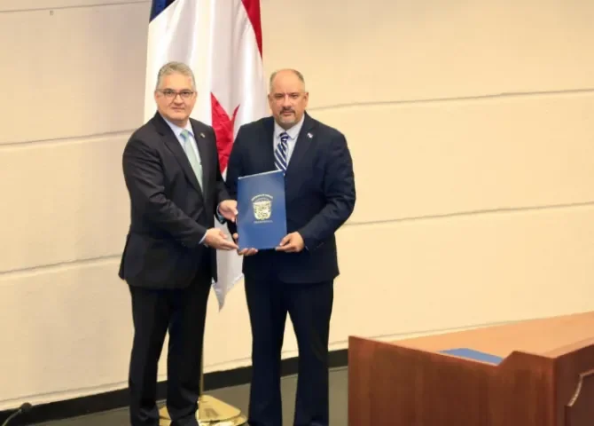  Ministro Juan Carlos Orillac presenta proyecto para prorrogar incentivos a Ciudad del Saber 