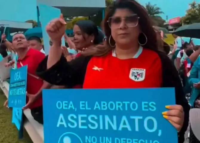  Anaís Solís responde a las críticas tras defender la familia tradiciona 