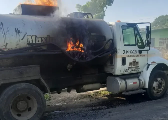  Funcionario del MOP resulta herido tras incendiarse camión que transportaba alquitrán en La Chorrera 
