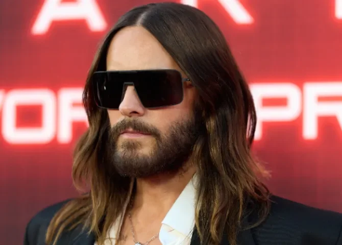   Jared Leto, a las afueras del Teatro Chino, en Los Ángeles (CA, EE.UU.). EFE/Allison Dinner  