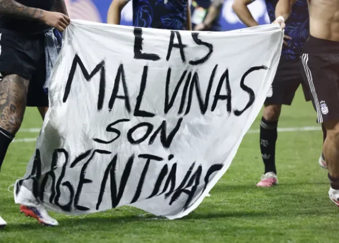 Milei respalda reclamo de jugadores argentinos por Malvinas: 'Válido y lícito' 