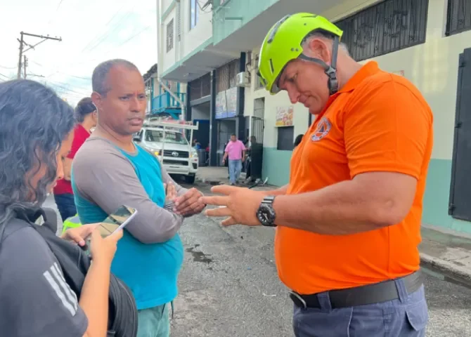   38 familias reciben atención mientras avanzan las labores de limpieza en las viviendas afectadas  