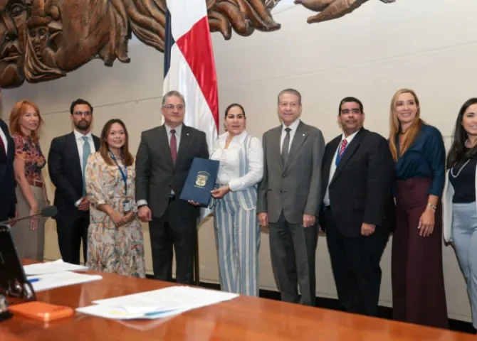  Ministro Orillac presenta a la Asamblea Nacional proyecto de Ley que modifica Régimen APP 
