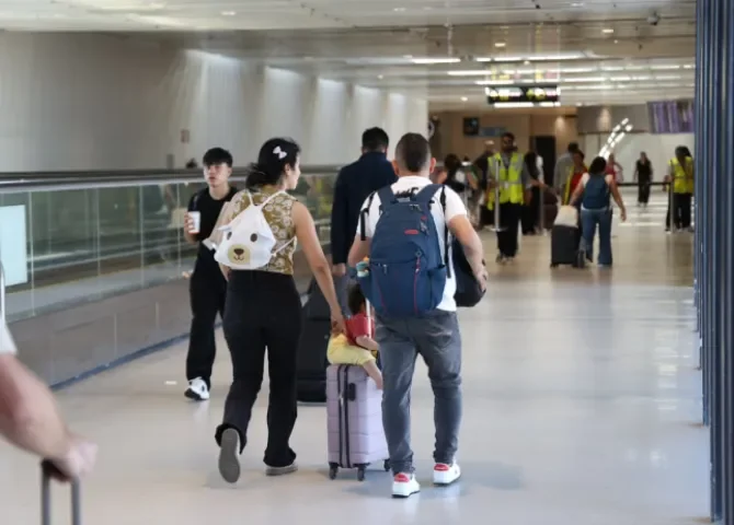  Tocumen trabaja para normalizar los vuelos y atender a pasajeros afectados por el sismo 